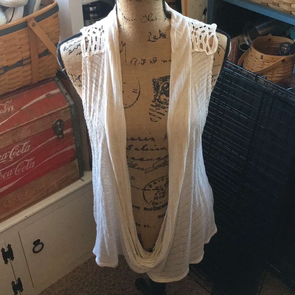Sweater vest